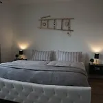 Hundertmorgenfeld 33