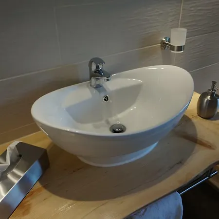 Hundertmorgenfeld 33 *