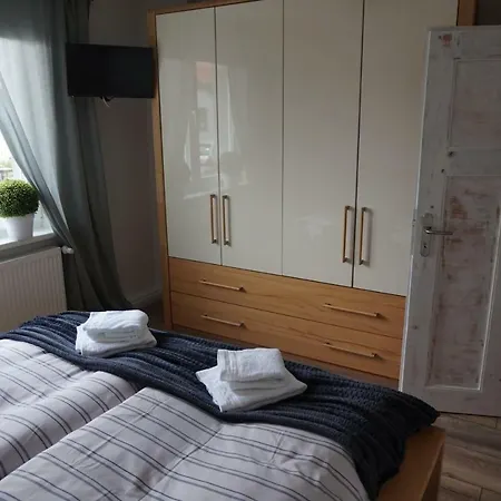 Hundertmorgenfeld 33 *