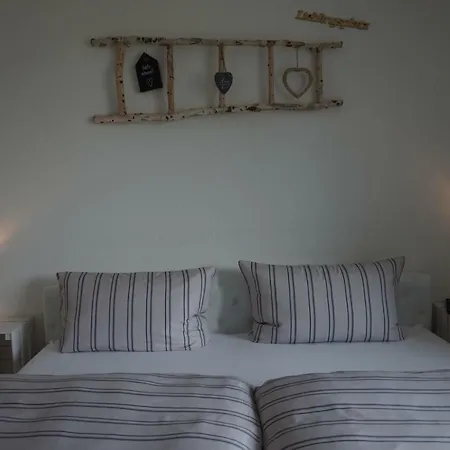 Hundertmorgenfeld 33 Apartman