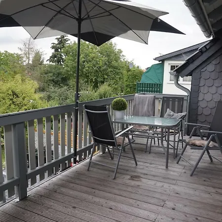 Hundertmorgenfeld 33 *