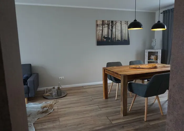 アパート Hundertmorgenfeld 33 *