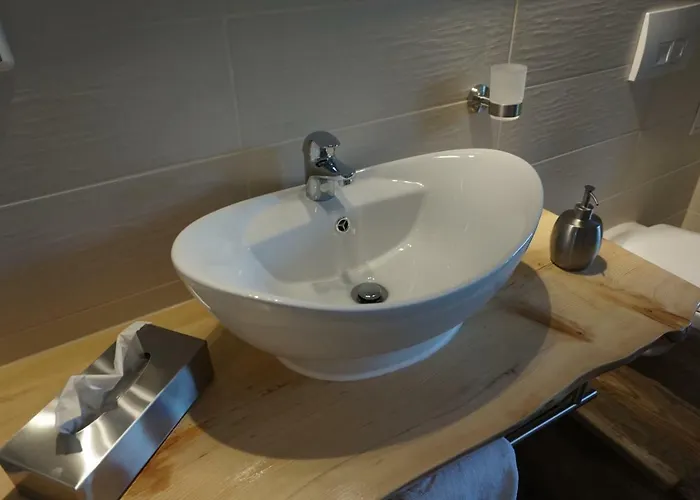 Hundertmorgenfeld 33 *