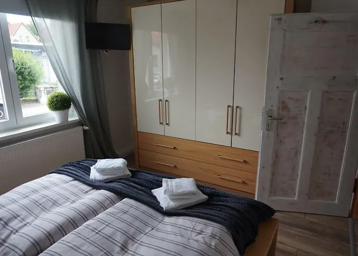 Hundertmorgenfeld 33 *