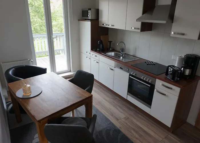 Hundertmorgenfeld 33 アパート